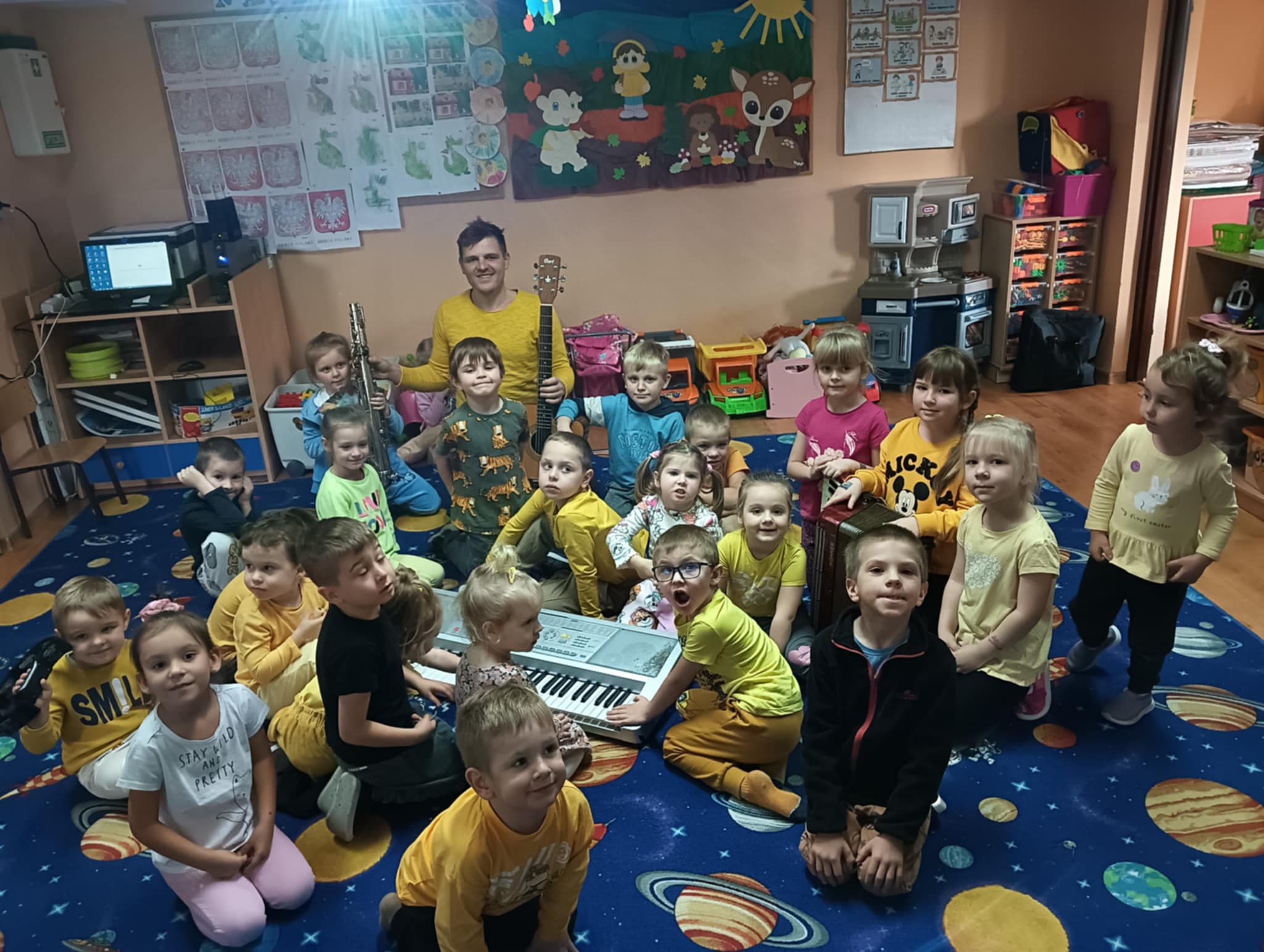Spotkanie z muzykiem w oddziałach przedszkolnych